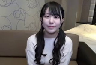 颜值不错的无毛小浪妹，就喜欢让大哥的鸡巴深喉插进嘴里，表情好骚浪叫不断，激情上位后入爆草小屁股干趴下第01集