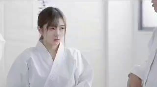 两个兴奋的青少年Gia Derza和Alexis Tae深喉口交